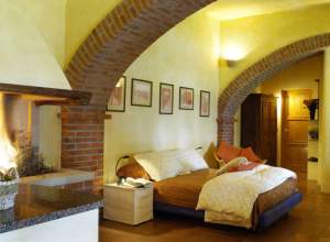 Xtrallusion offers characteristic Bed and Breakfast, B&B, Guest House, Hotel, Albergo and Country Lodge accommodation in Italy. Plus independent self-guided Walking, Adventure, Activity, Skiing and Paragliding Holiday itineraries on the Italian Rivieras, in the Italian Lakes, in the Italian Alps and in some of the most beautiful corners of Italy.